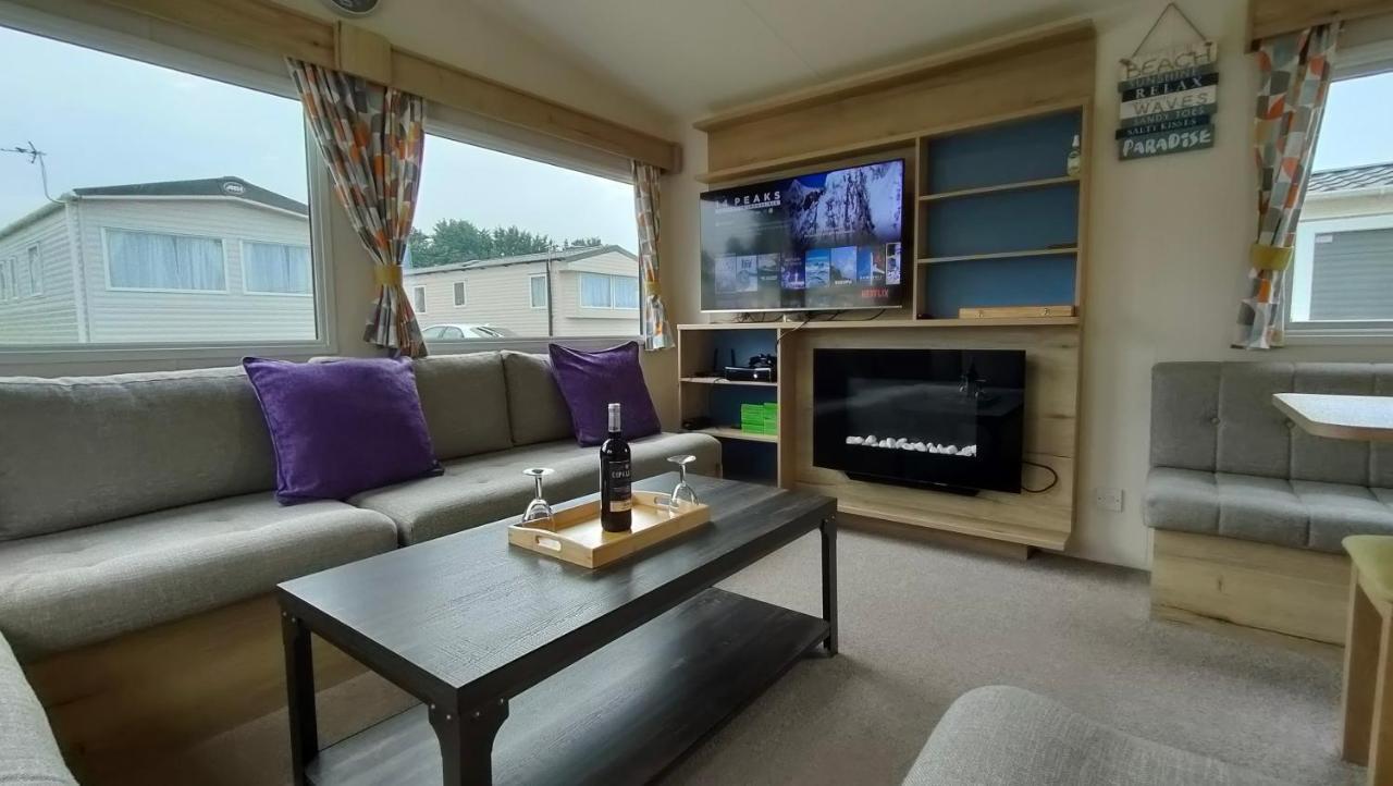 3 Bedroom Stylish Caravan - Vans With Business Sign Not Allowed Port Seton Экстерьер фото