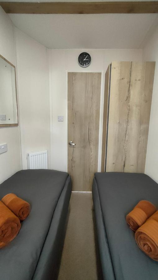 3 Bedroom Stylish Caravan - Vans With Business Sign Not Allowed Port Seton Экстерьер фото