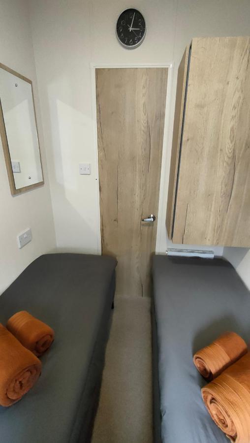 3 Bedroom Stylish Caravan - Vans With Business Sign Not Allowed Port Seton Экстерьер фото